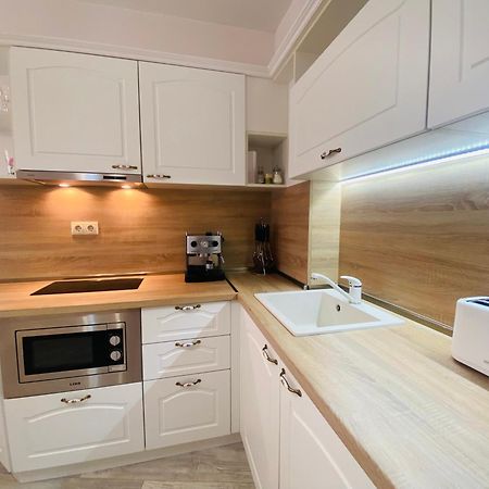 1Bd Ap In La Mer Complex Private Beach And Pool Golden Sands Exteriör bild