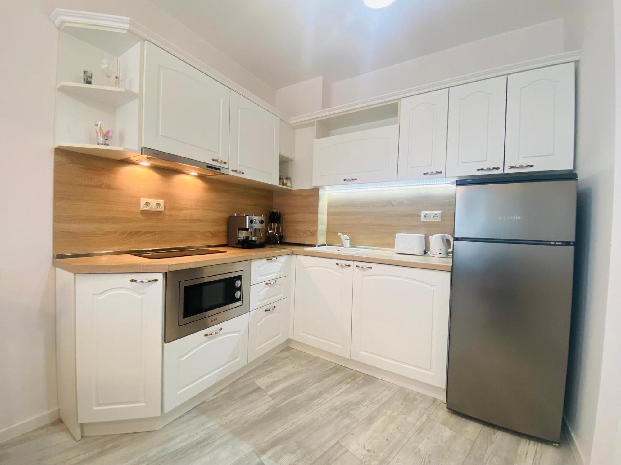 1Bd Ap In La Mer Complex Private Beach And Pool Golden Sands Exteriör bild